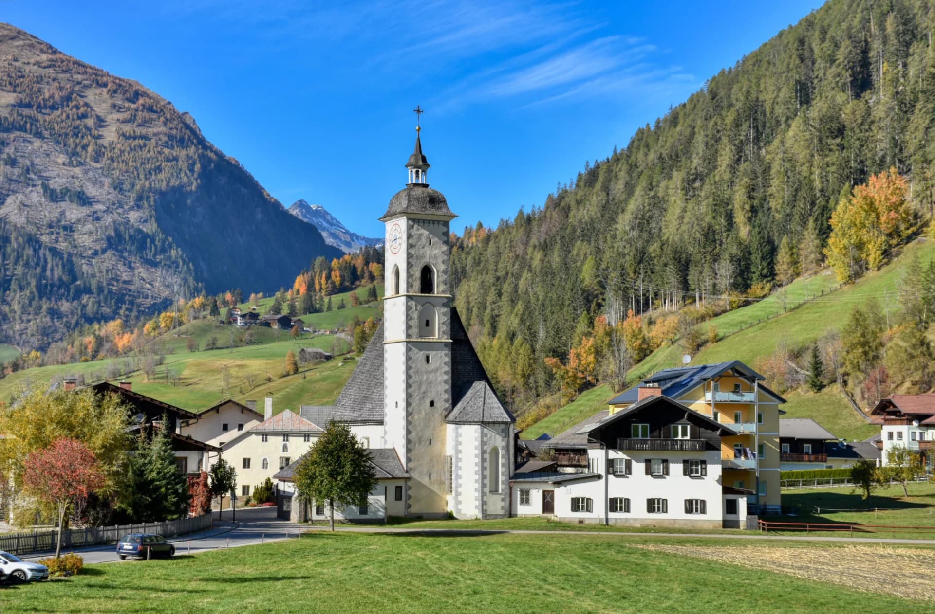 Kirche, Mölltal, Döllach, Großkirchheim, Filialkirche, Heiliger Andreas, Andreaskirche, katholisch, römisch-katholisch, Gotik, Spätgotik, Kirchturm, Turmuhr, Biedermeier, Biedermeierhaube, Sagritz, Mi