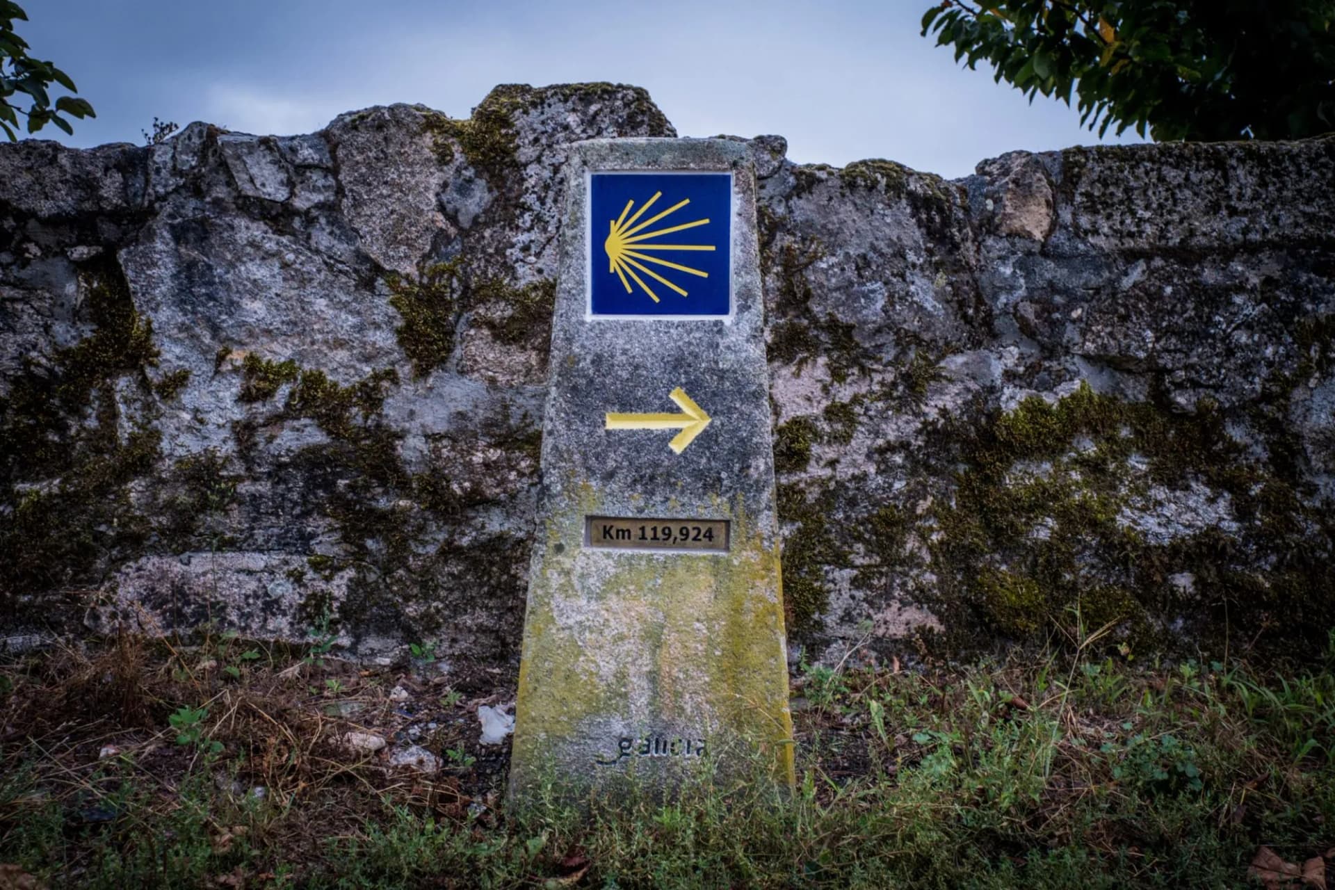 Roadsign on the Way of St. James ("Jakobsweg" or "Camino Santiago") to Santiago de Compostela in Spain