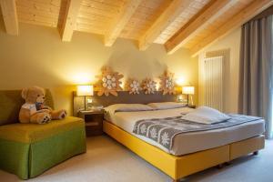 Chalet Tovel - Mountain Lake image 1