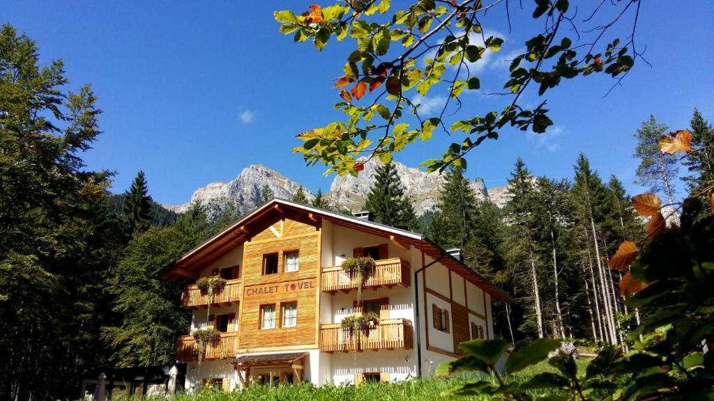 Chalet Tovel - Mountain Lake image 2