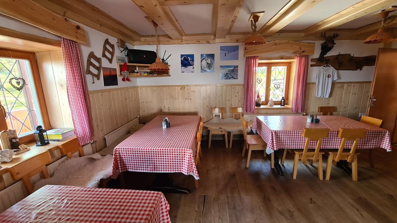 Blejska koča na Lipanci image 2