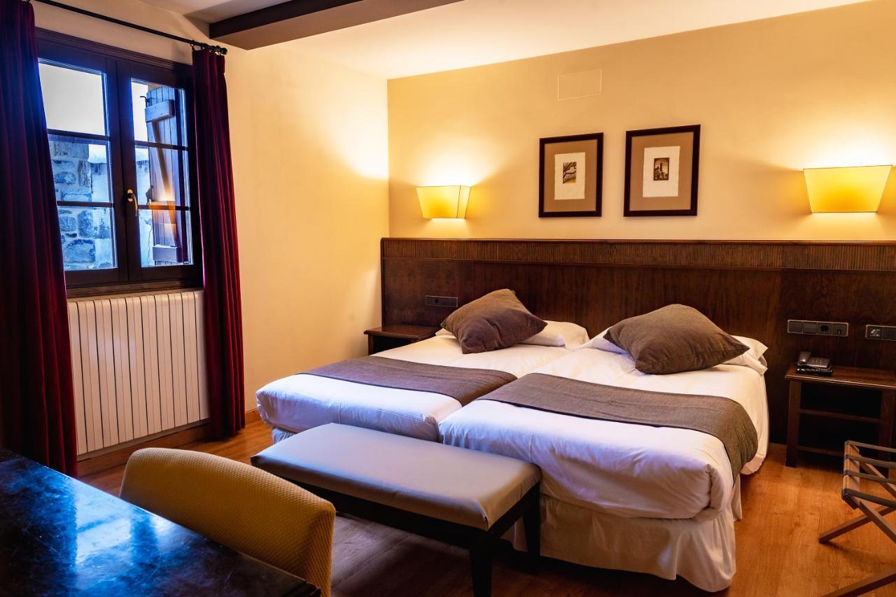Hotel Valle De Izas image 1