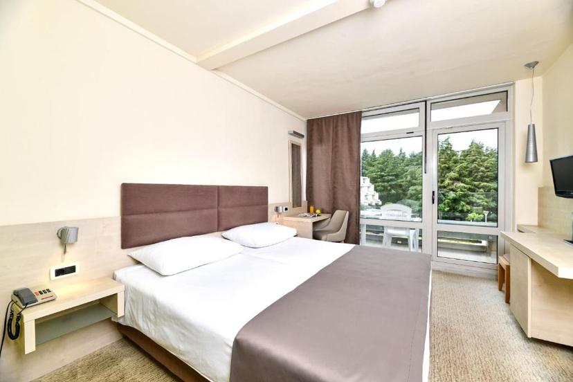 Hotel Mediteran Plava Laguna image 1