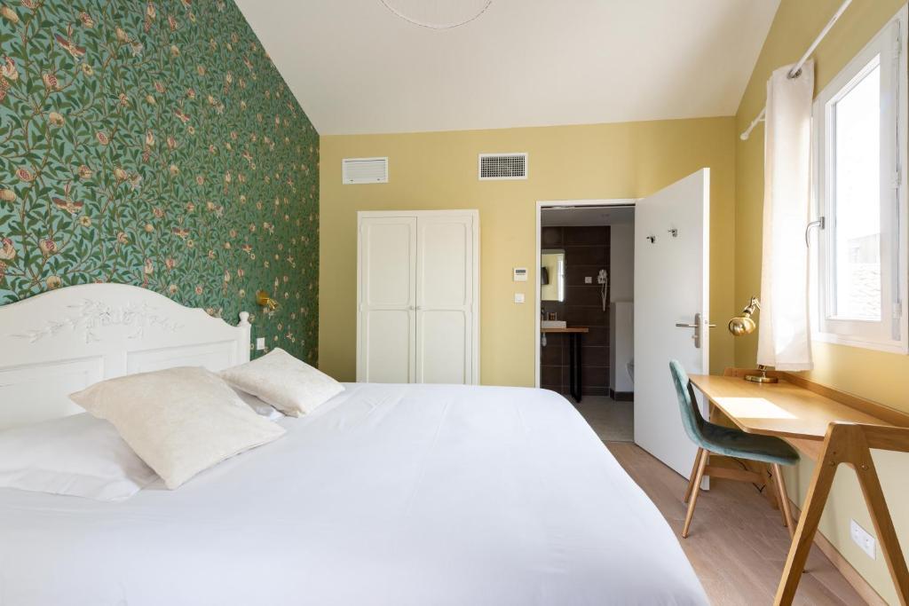 Hotel Central image 2