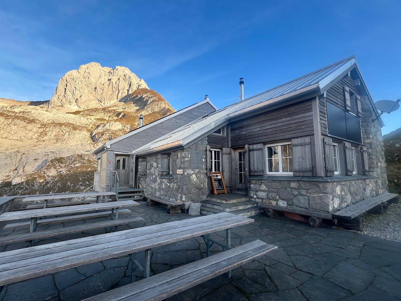 Zwinglipass Hut image 1