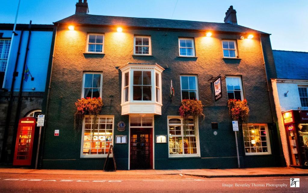 Old Kings Arms Hotel image 1