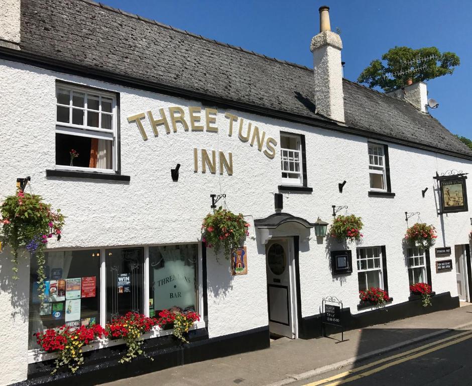 The Three Tuns image 2