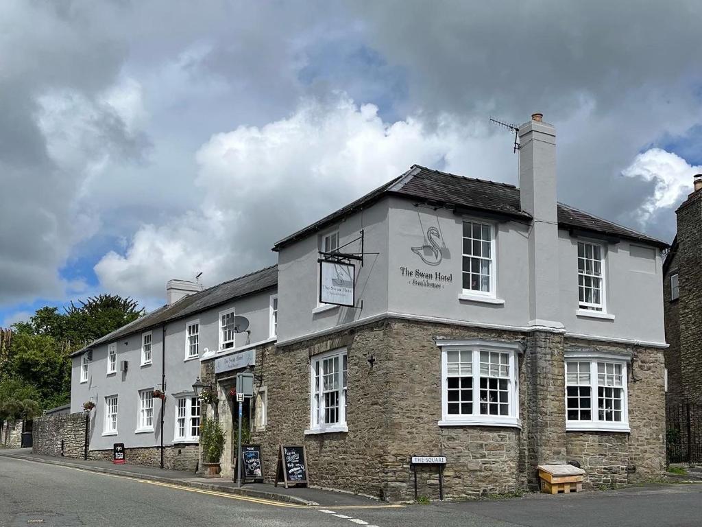 The Swan Hotel image 2