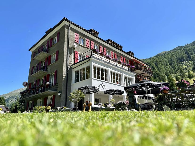 Hotel Schwarzhorn image 1