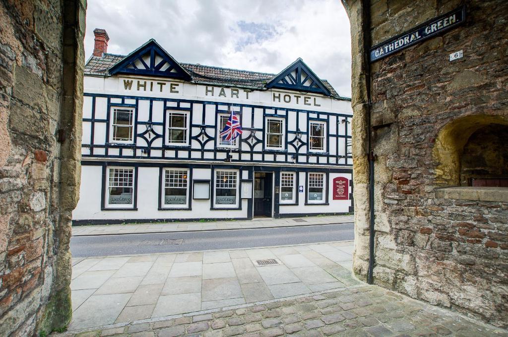 White Hart Inn image 1