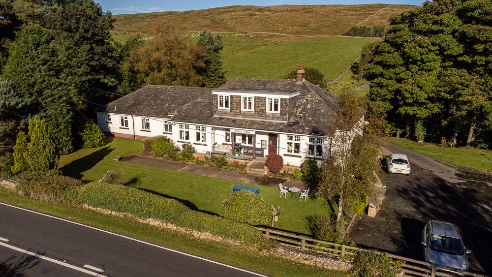 Vallum Lodge Hotel image 1