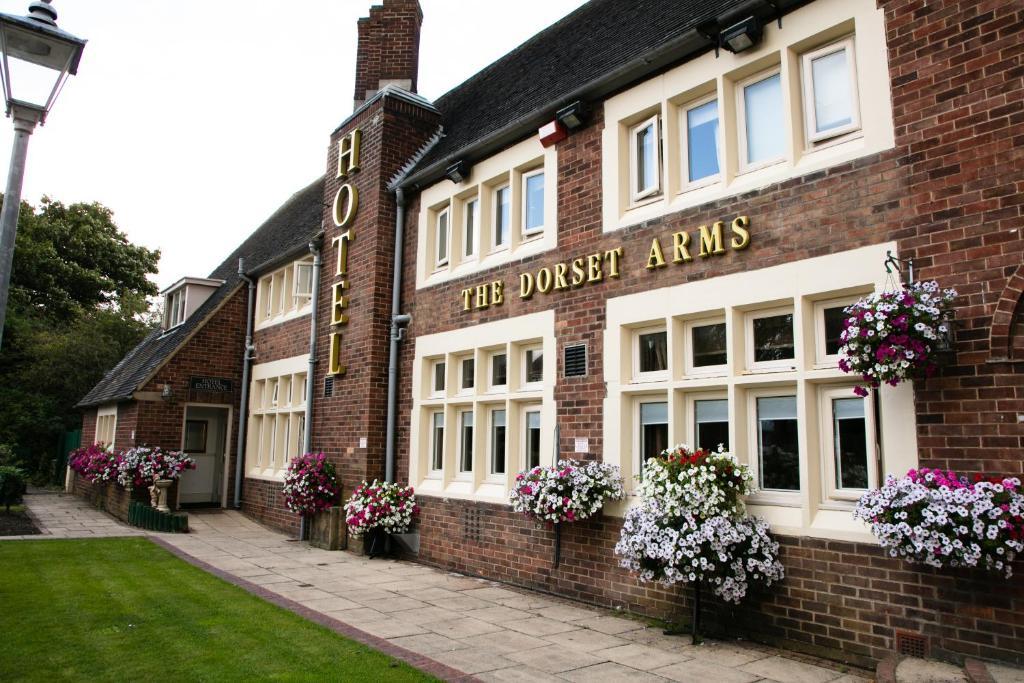 Dorset Arms Hotel image 1
