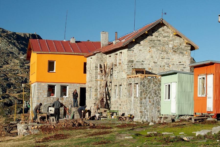 Ivan Vazov Hut image 1