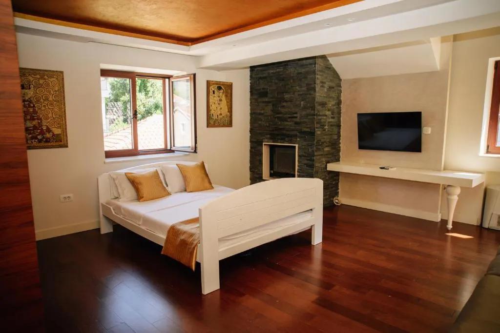 Filip Deluxe Rooms image 1