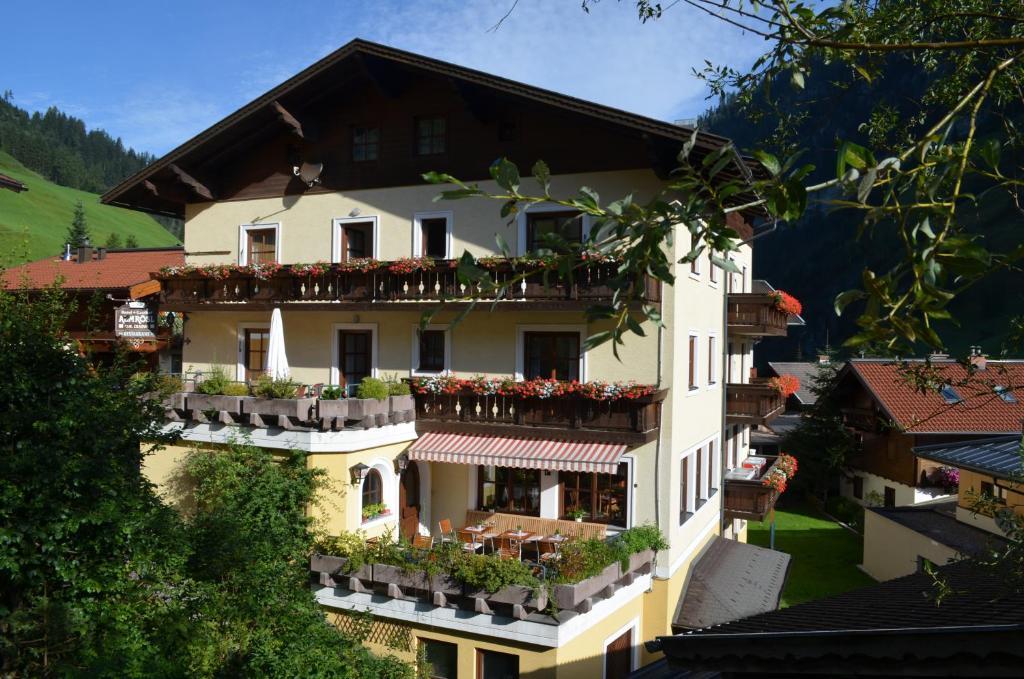 Landhotel Almrösl im Großarltal image 2