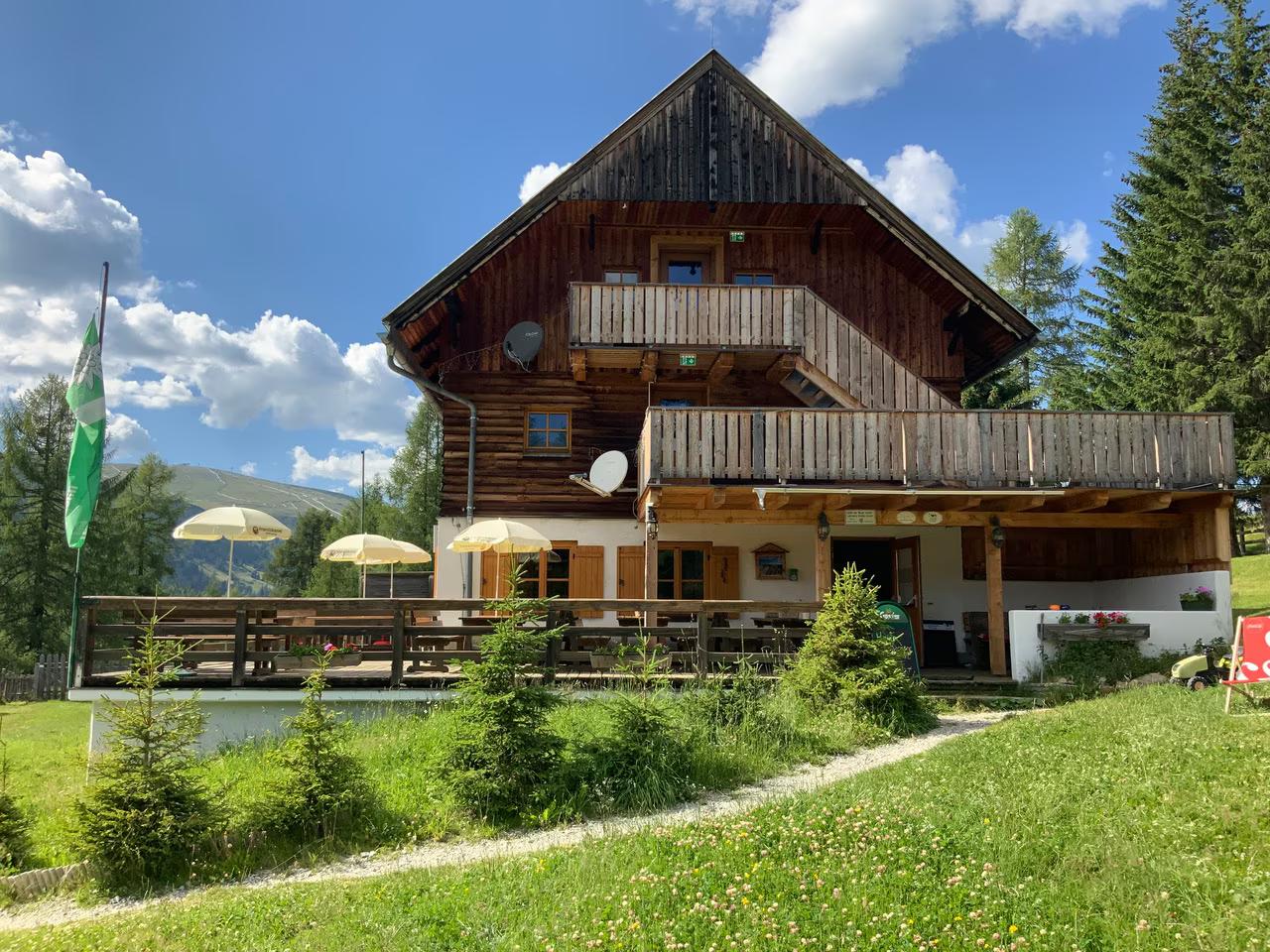 Neue Bonner-Hütte image 2