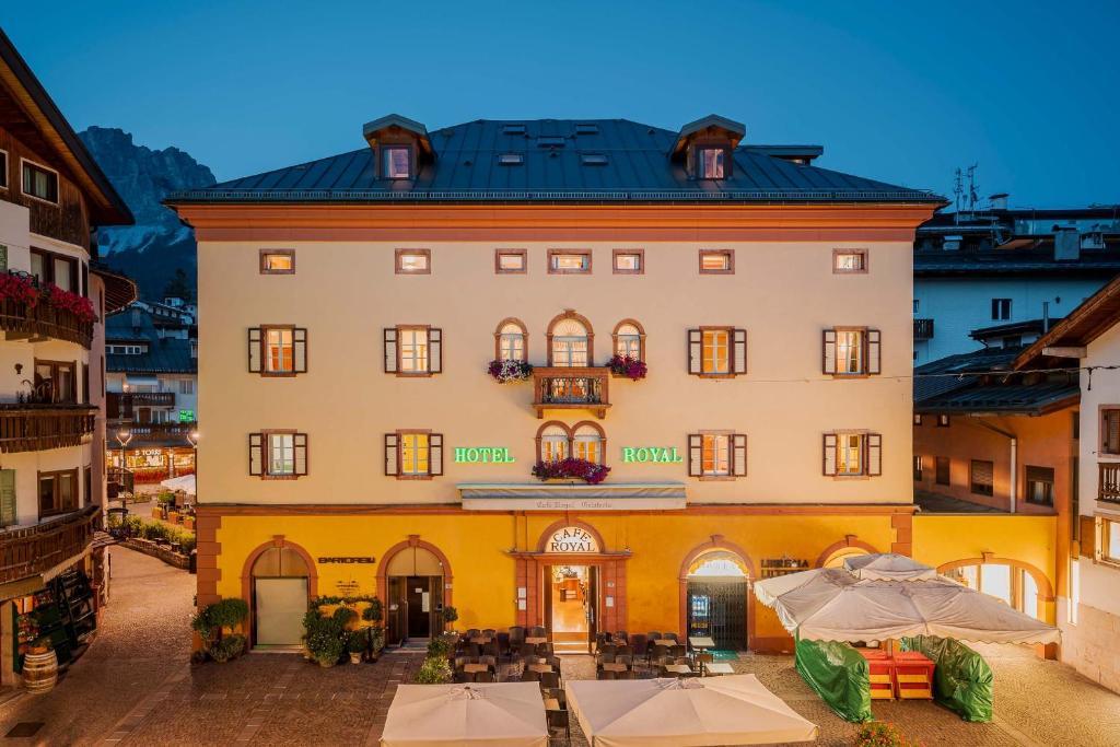 Royal Hotel Cortina image 1