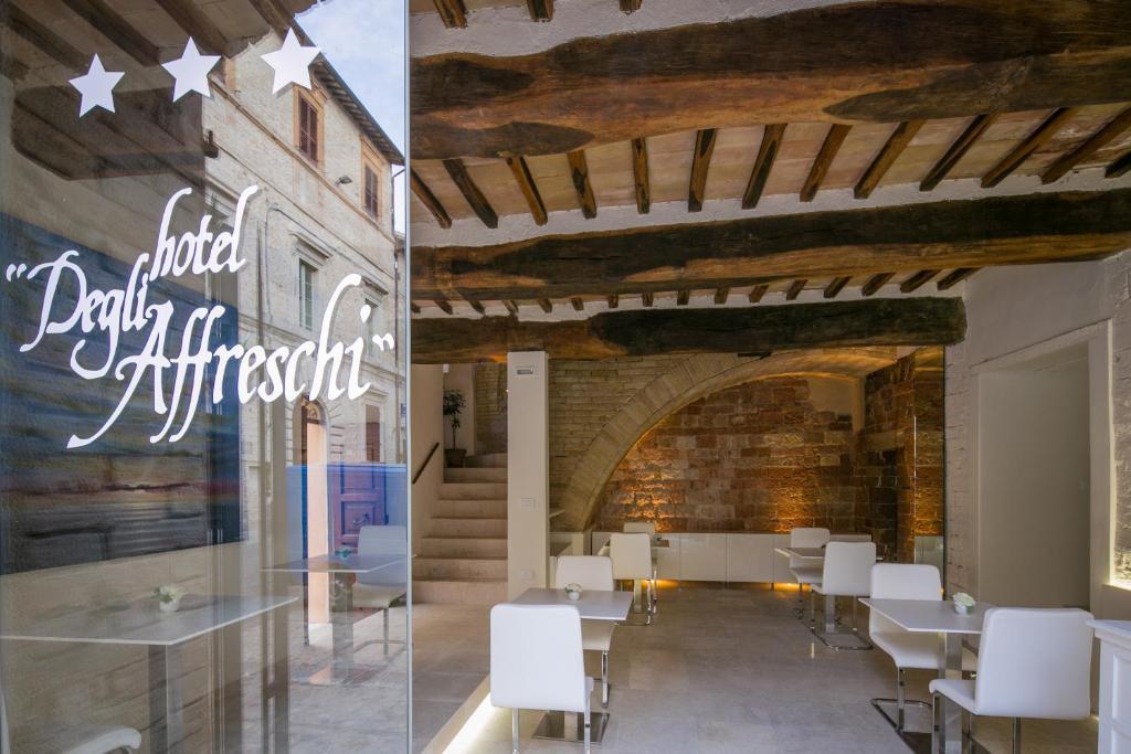 Hotel Degli Affreschi image 1