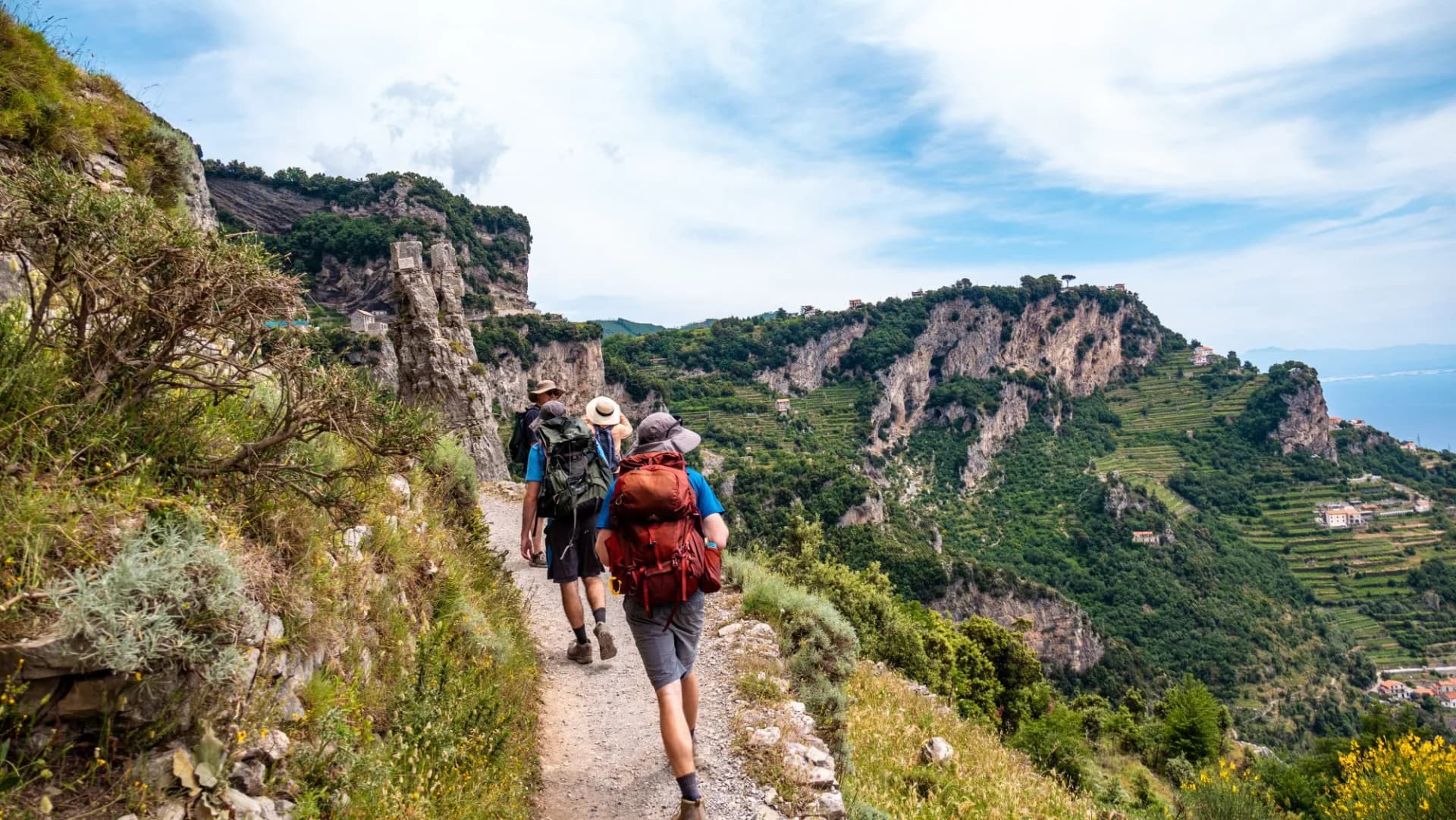 Sentiero degli Dei (Path of God), Costiera Amalfitana (Salerno). Trekking da Bomerano di Agerola a Positano in 4 ore.