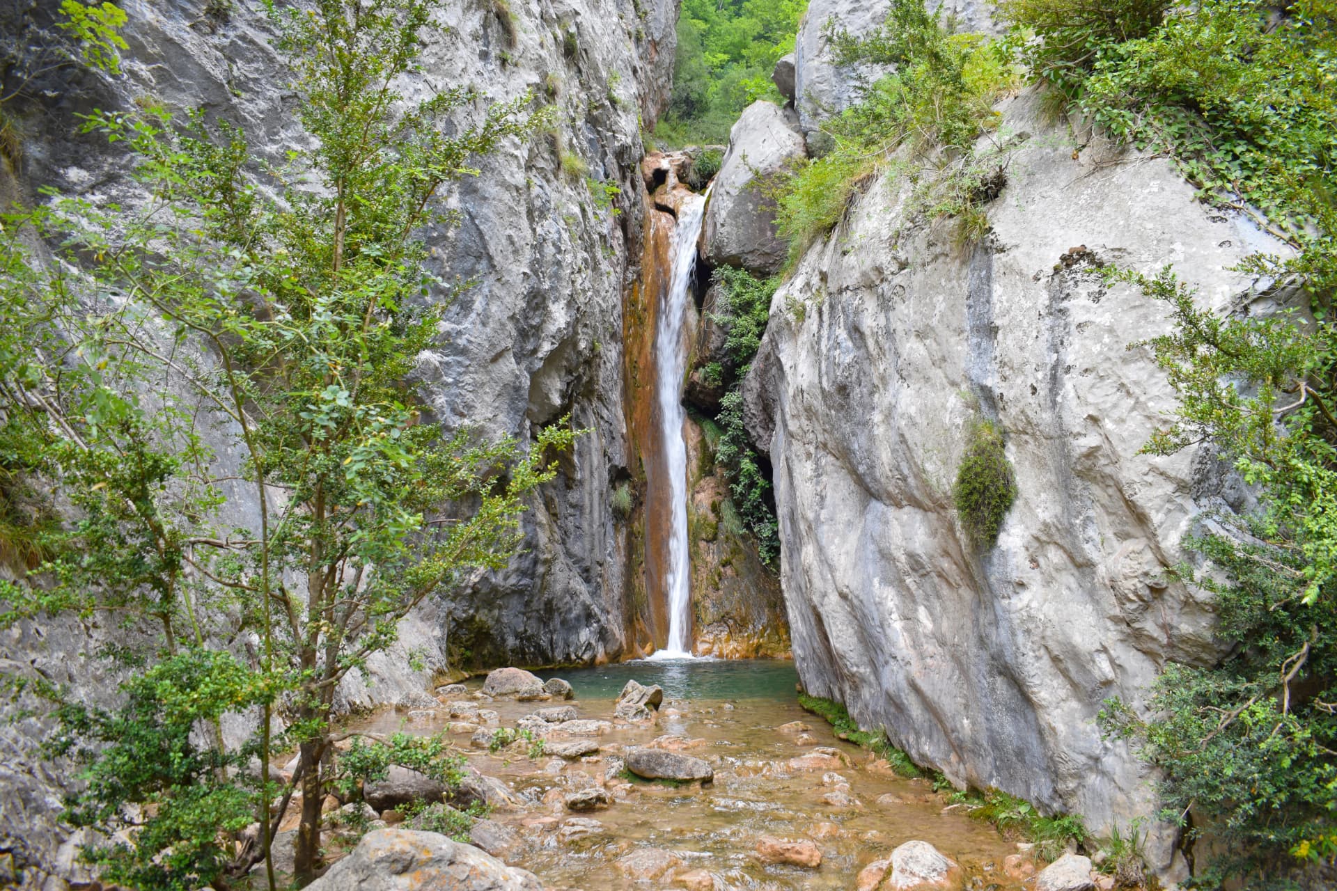 Cascada Els Empedrats en Baga Barcelona España
