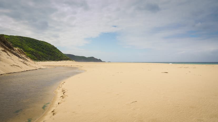 Johanna Beach below the Otway hills