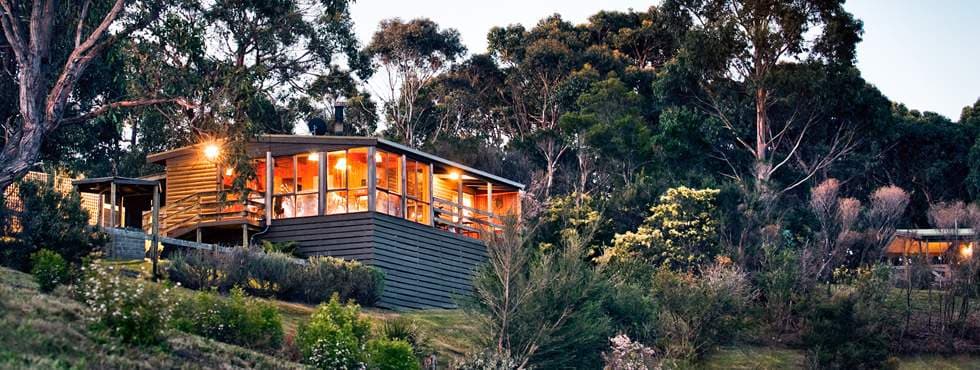Glenaire Cottages at dusk