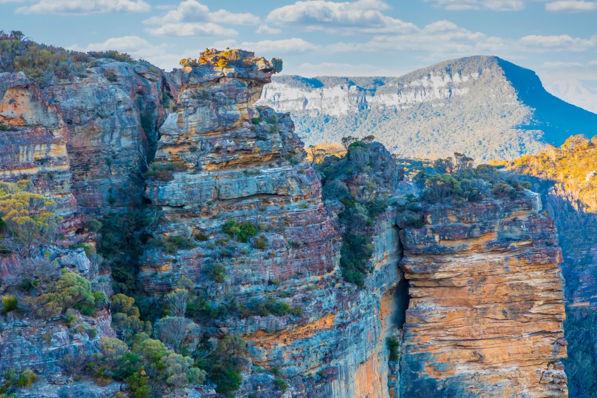 Cliffs above the Megalong Valley