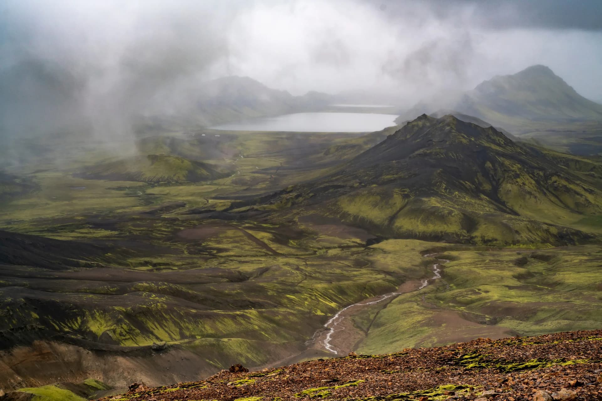 Álftavatn, Laugavegur trail, Hrafntinnusker to Álftavatn, Iceland