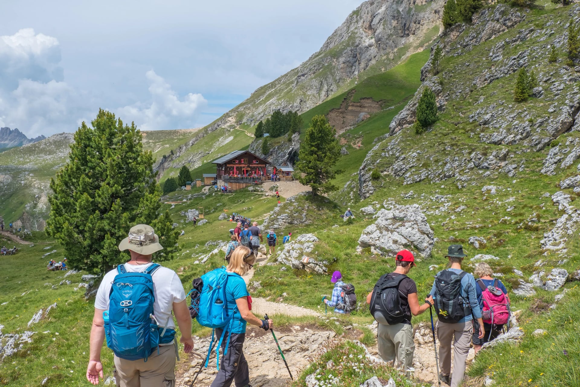 Populární chaty na TMB a Alta Via se mohou rezervovat čtyři až šest měsíců dopředu.