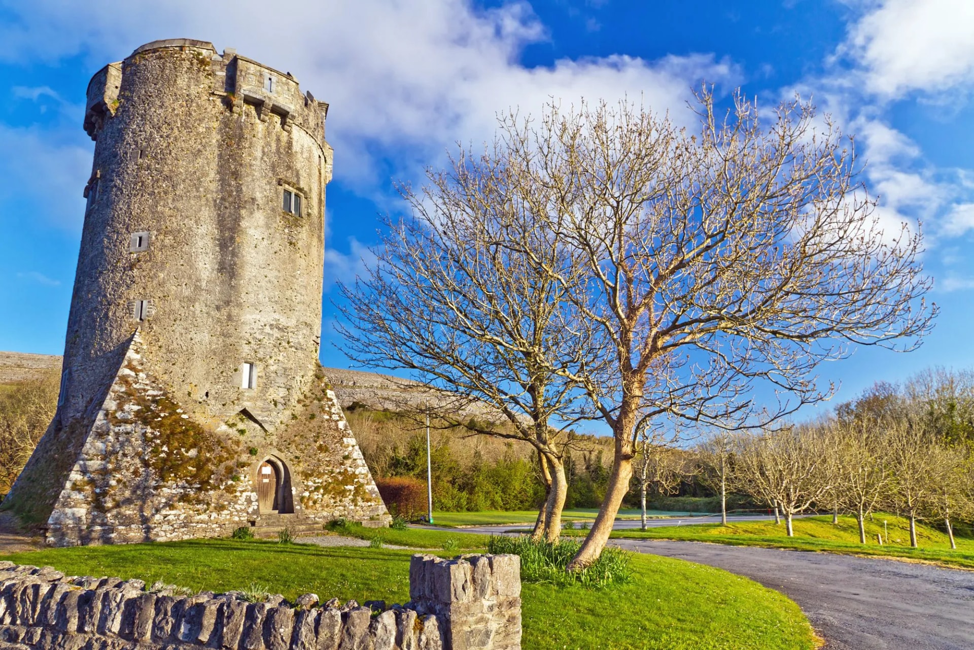 16th century Newtown Castle, Co. Clare, Ireland