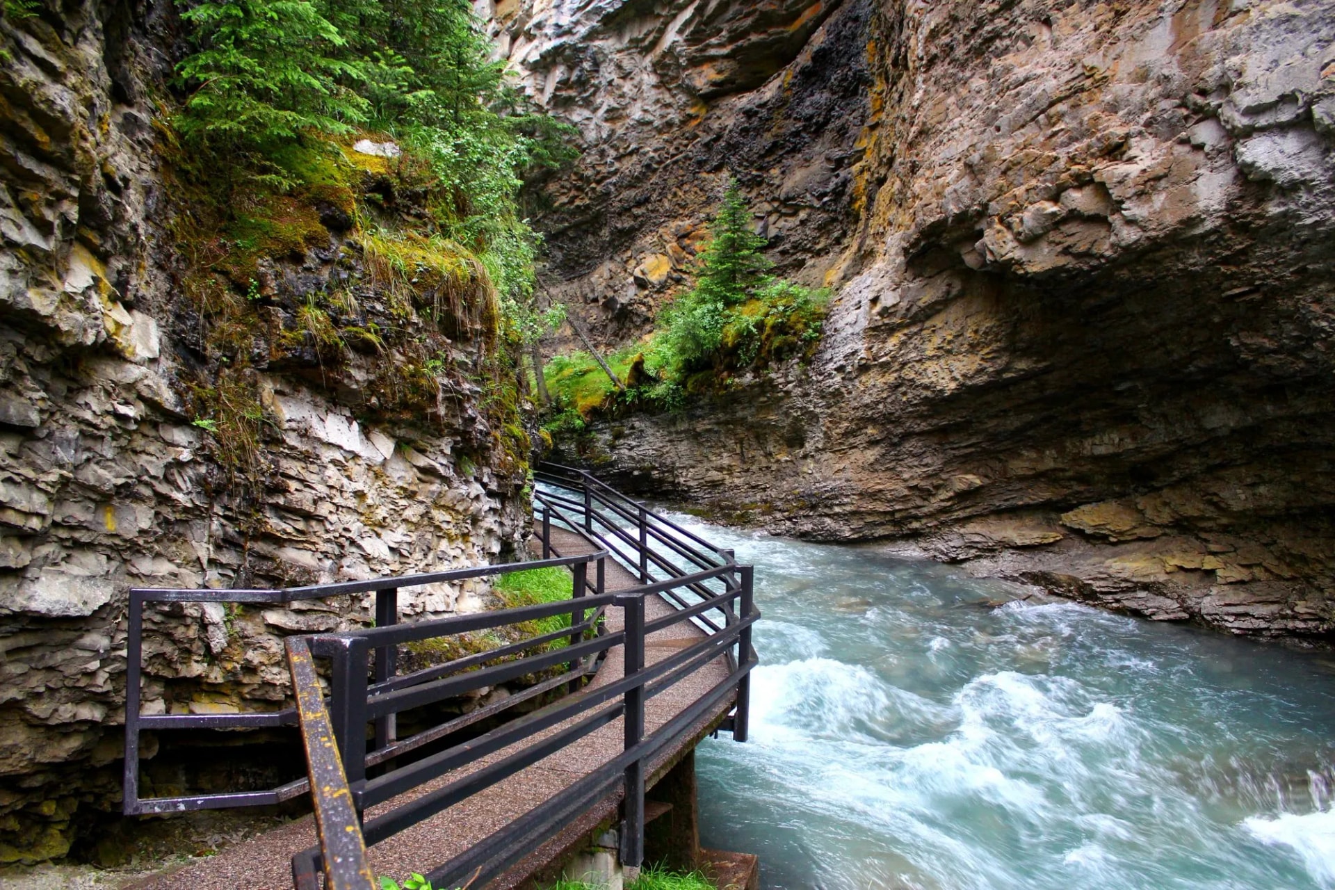 Wonderful and easy hiking trail along the Upper and Lower Falls trail of Johnston Canyon in Banff National Park, Alberta, Canada