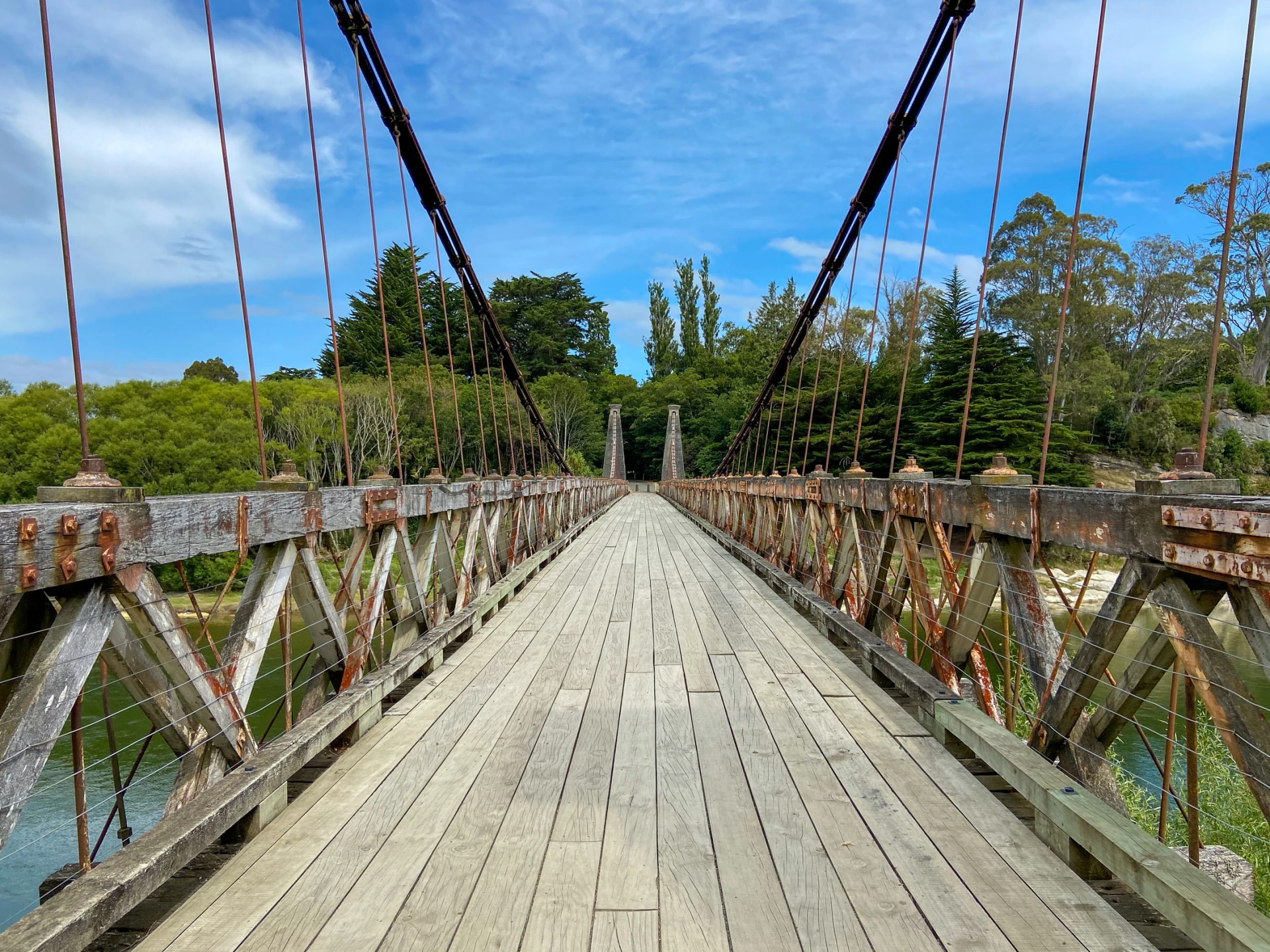 Clifden Suspension Bridge over the Waiau River