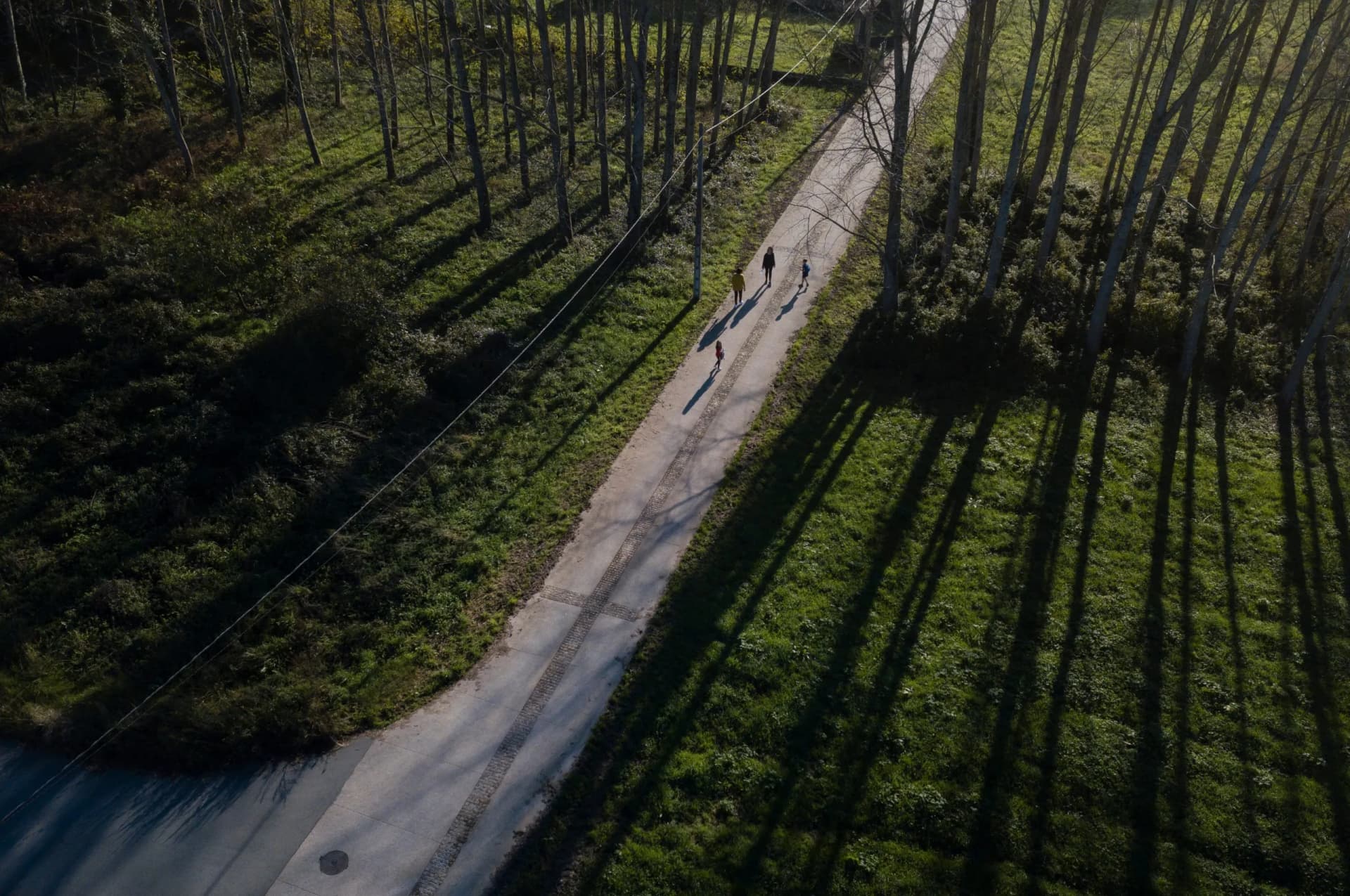 Peregrinos en el Camino de Santiago Portugués a su paso por Tarrío, A Esclavitude, A coruña