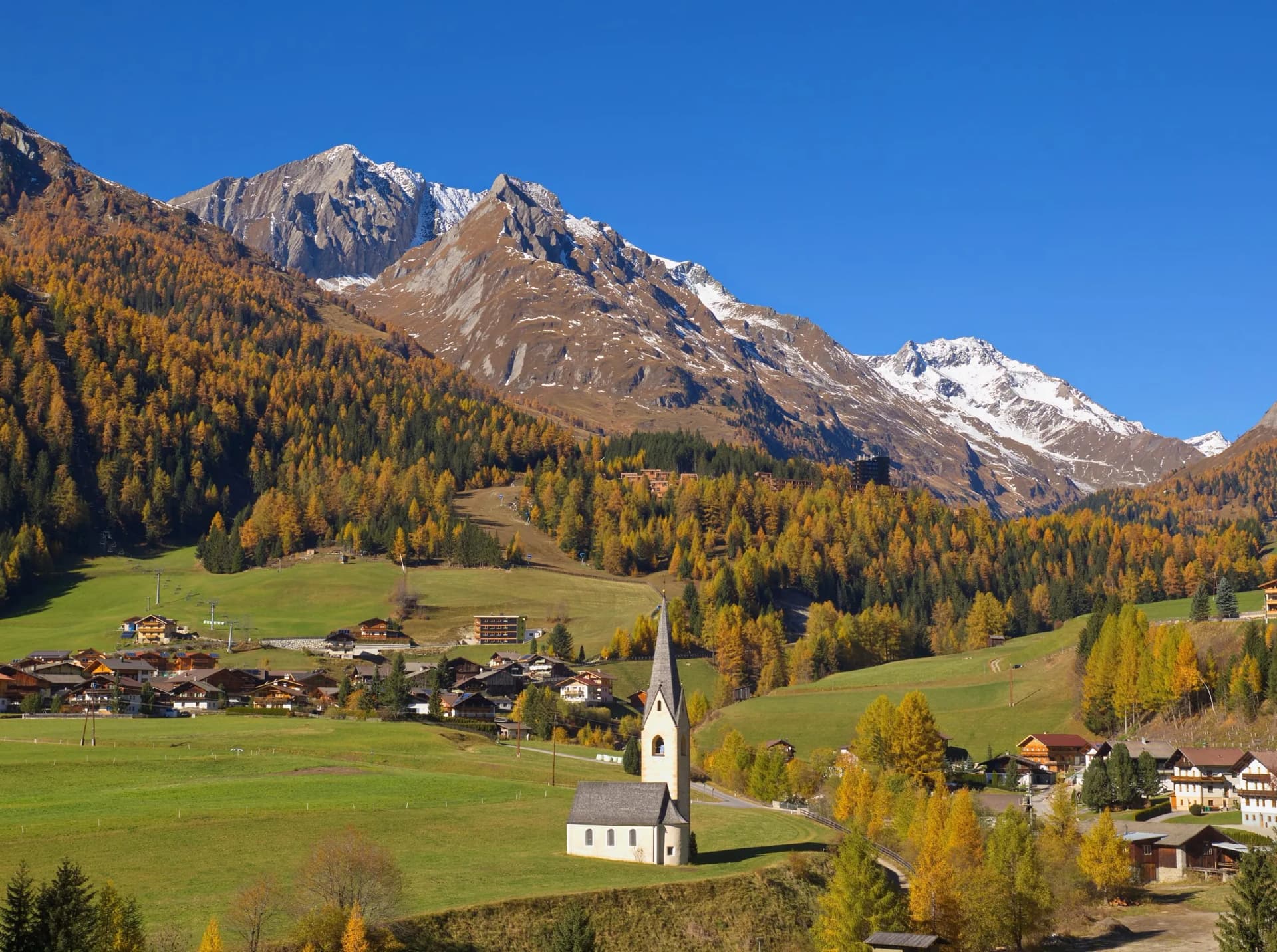 Kals, Blick auf Großdorf / Unterburg in Osttirol / Österreich