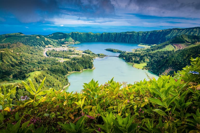 Vista do Rei viewpoint overlooking Sete Cidades twin lakes, São Miguel, Azores.