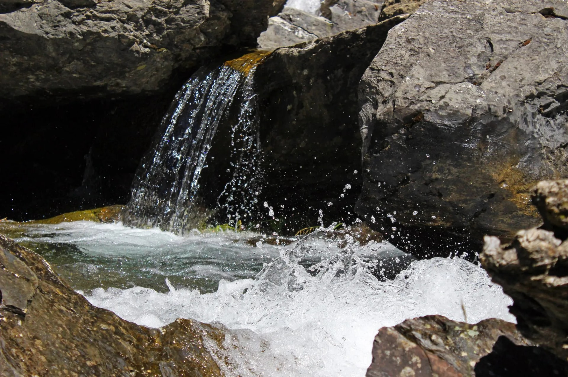 Río aguas limpias