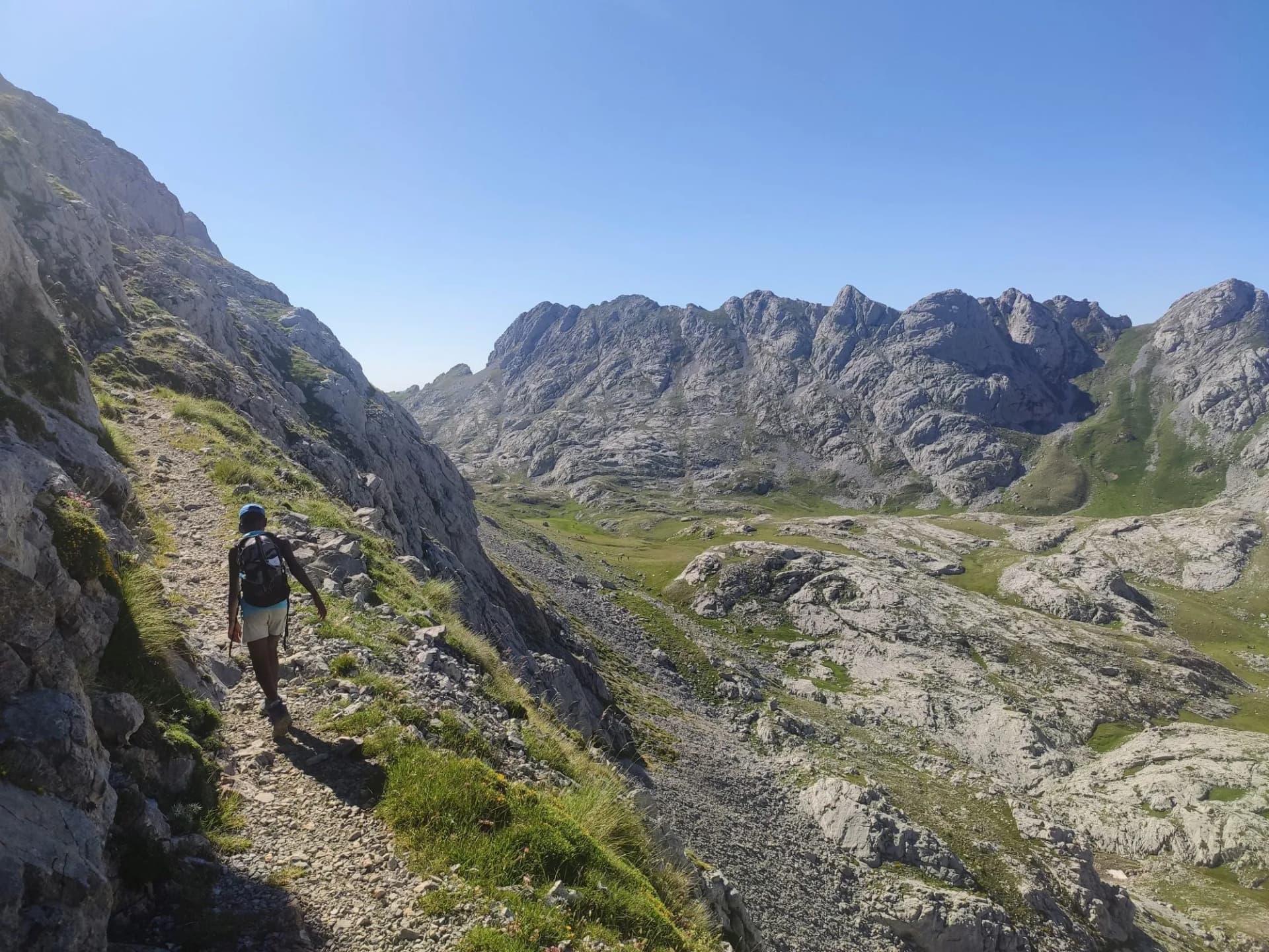 trail to collado jermoso