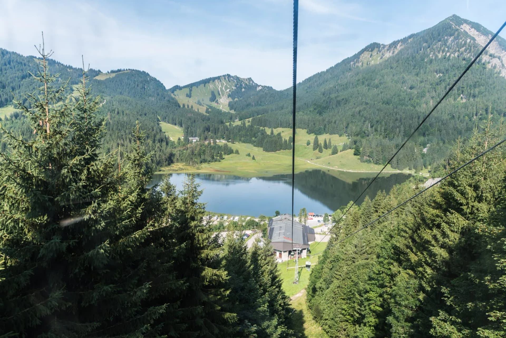Auffahrt vom Spitzingsee mit der Taubenstein Seilbahn