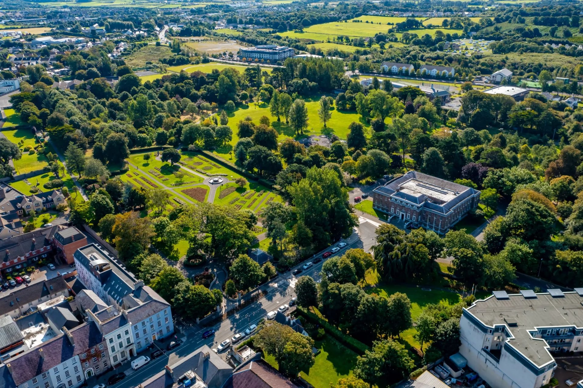 Een luchtfoto van Tralee in County Kerry