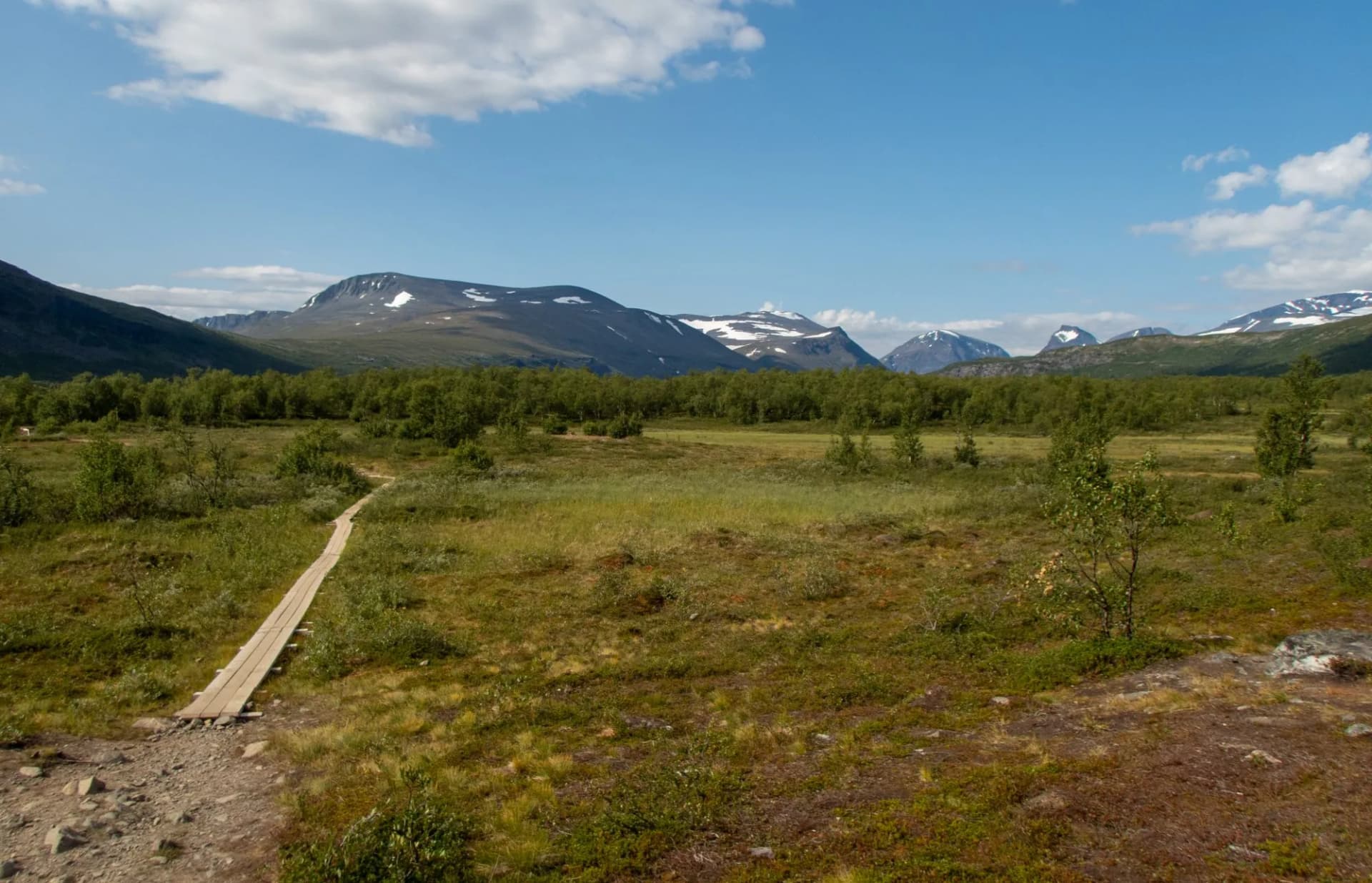 Hiking trail, over wetland, from Nikkaluokta to Kebnekaise mountain station, Lapland, Sweden.