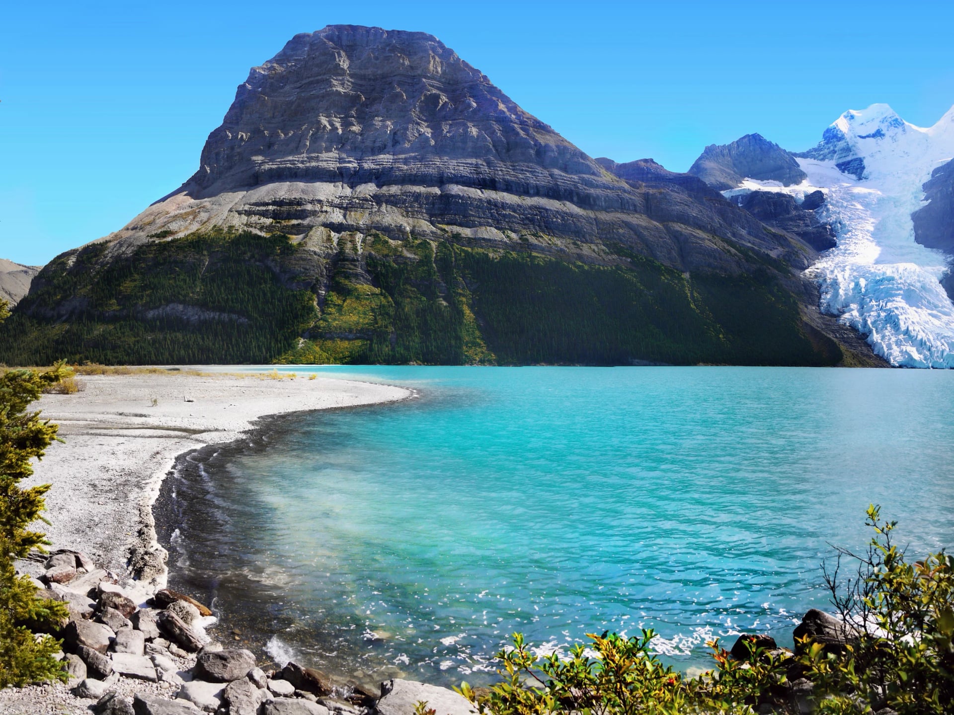 Canada British Columbia Rocky mountains Canadian rockies Mount Robson Berg lake trail