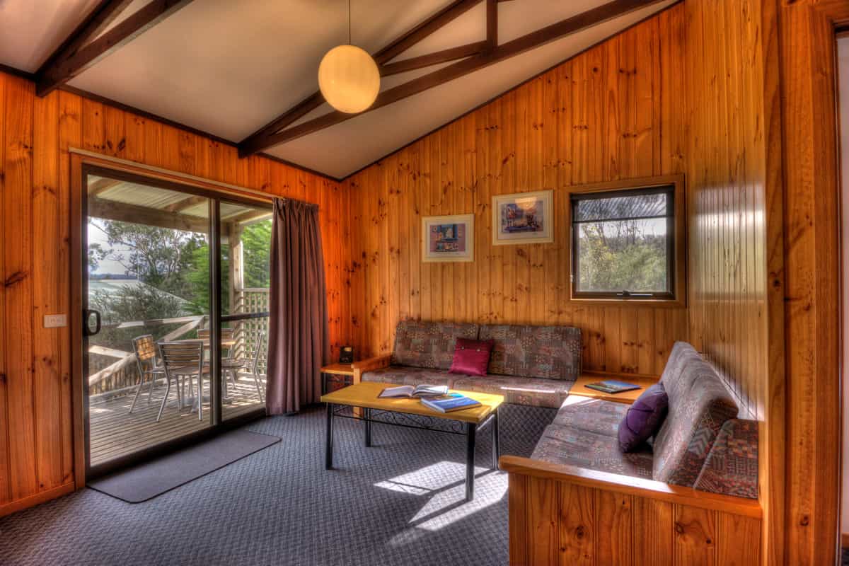 BIG4 Iluka on Freycinet unit lounge